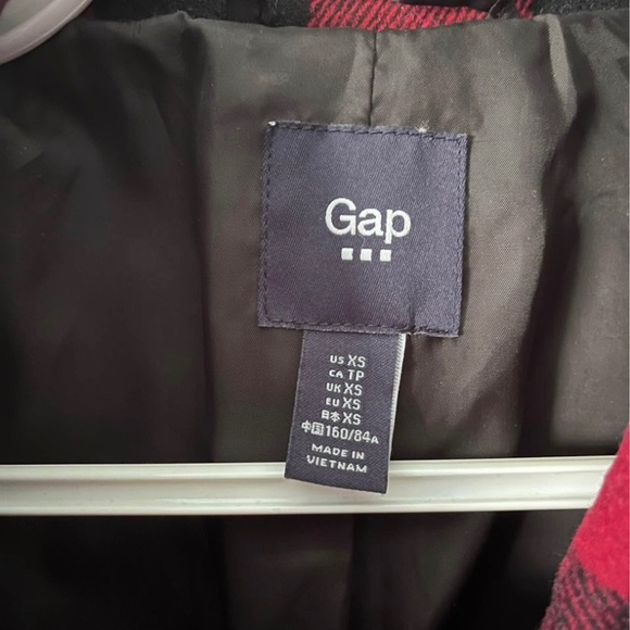 GAP- plaid jacket - Picture 2 of 8
